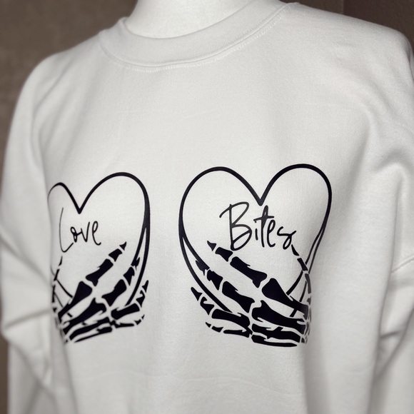 LAST! Love Bites Crewneck - Picture 2 of 3